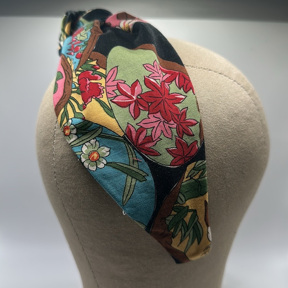 Handmade Floral Print knotted Headband - Picture 3 of 5